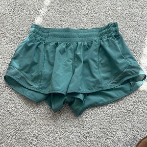 Lululemon Hotty Hot Short- Size 6